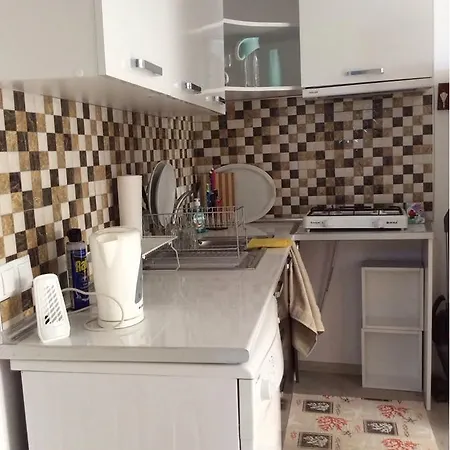 Bitez Lovely Small House With A Balcony And Garden Бодрум
